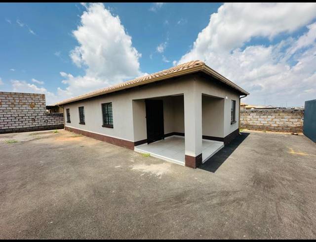 4 BEDROOM HOUSE FOR SALE IN DAWN PARK EXT